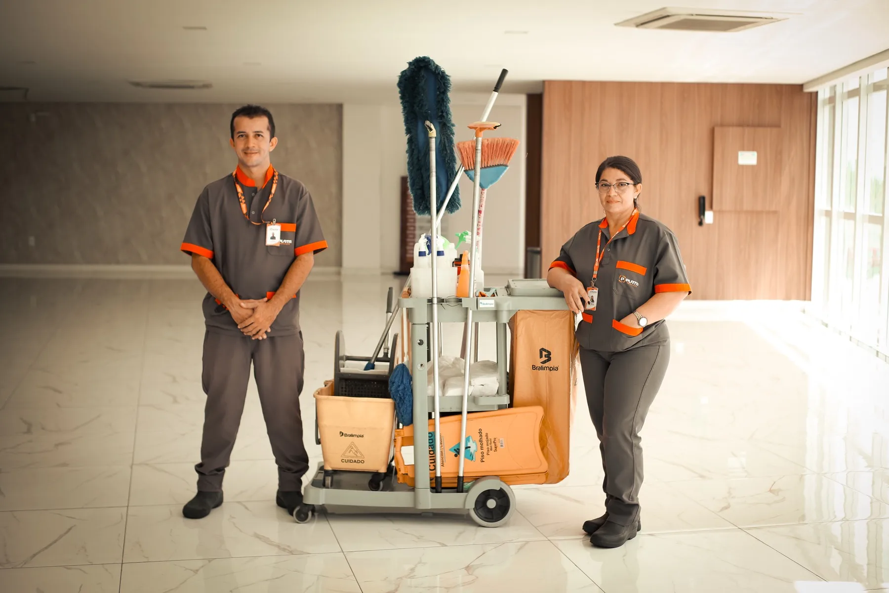 Equipe de facilities da Plata em um cliente